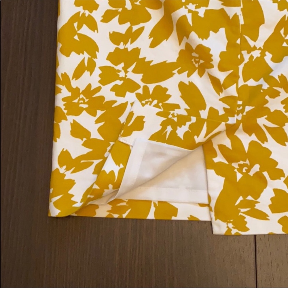 LOFT | Marigold & white floral print pencil skirt - Picture 5 of 5